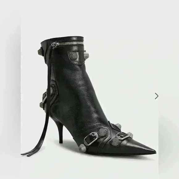 NWT BALENZIAGA Carole leather Bootie size 8 - Picture 1 of 10